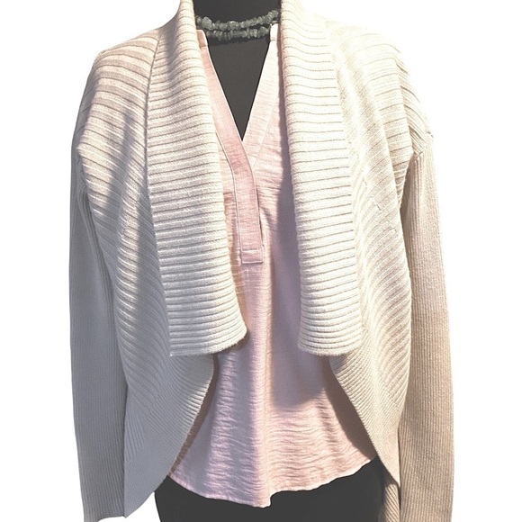 Banana Republic Cardigan Open Front sweater. High/low, cozy wool blend - Picture 9 of 9